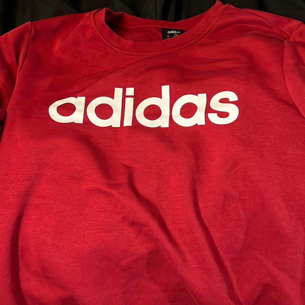 Adidas pull over BARELY WORN